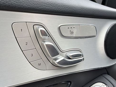 Used 2022 Mercedes-Benz GLC 300 4MATIC image 22
