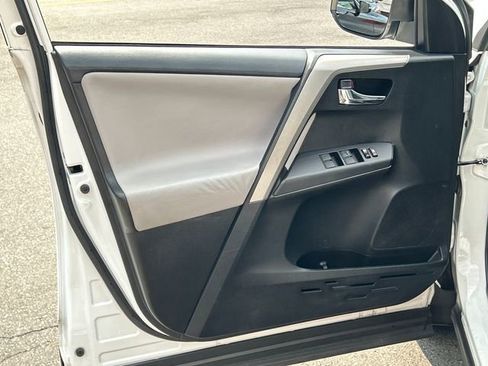 Used 2016 Toyota RAV4 XLE image 11