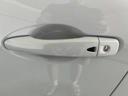 Used 2024 Nissan Versa SR w/ Trunk Package image 39