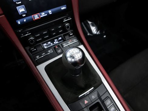 Certified 2022 Porsche 718 Boxster Spyder image 19