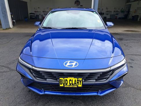 Used 2026 Hyundai Elantra Limited FWD image 8