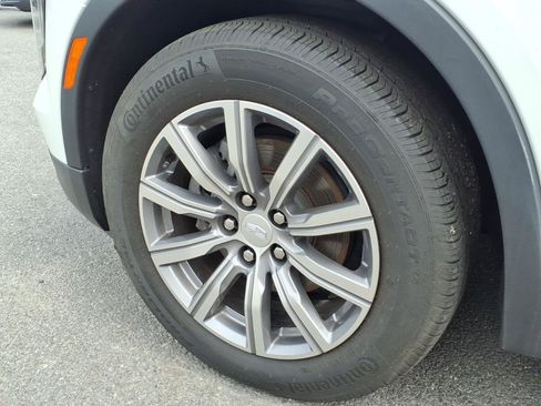 Used 2023 Cadillac XT4 Sport w/ Technology Package AWD/4WD image 8