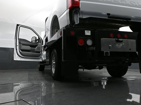 Used 2023 Ford F250 XL w/ XL Chrome Package image 34