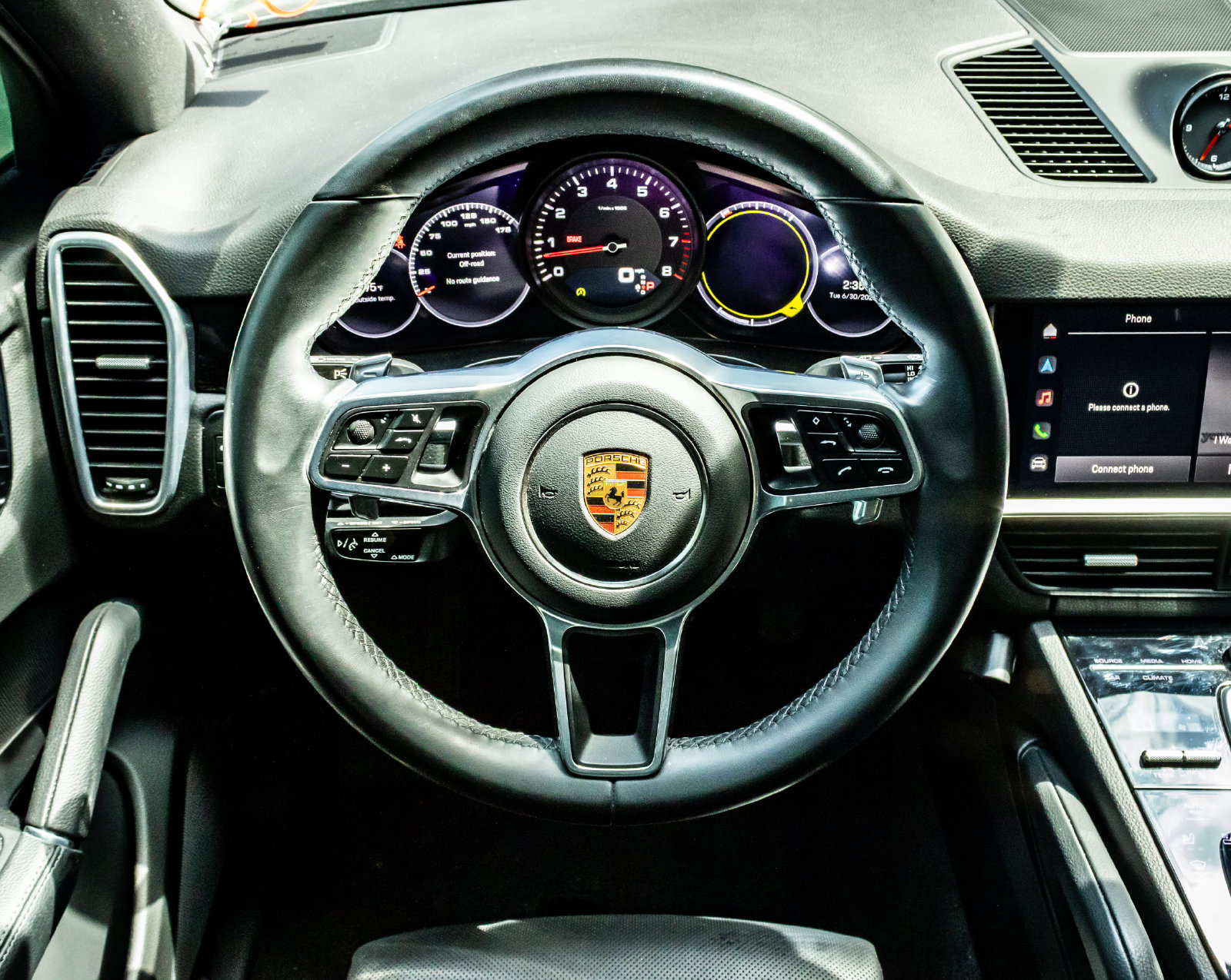 Used 2023 Porsche Cayenne AWD/4WD image 17