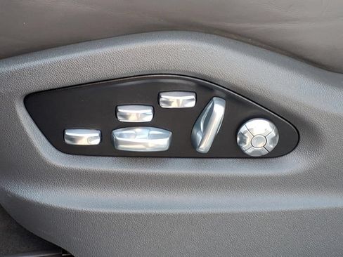 Used 2021 Porsche Cayenne w/ Premium Package Plus AWD/4WD image 13