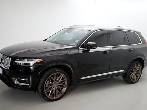 Used 2023 Volvo XC90 T8 Ultimate w/ Lounge Package AWD/4WD image 7