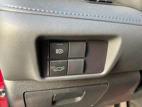 Used 2022 Toyota Highlander XSE FWD image 20
