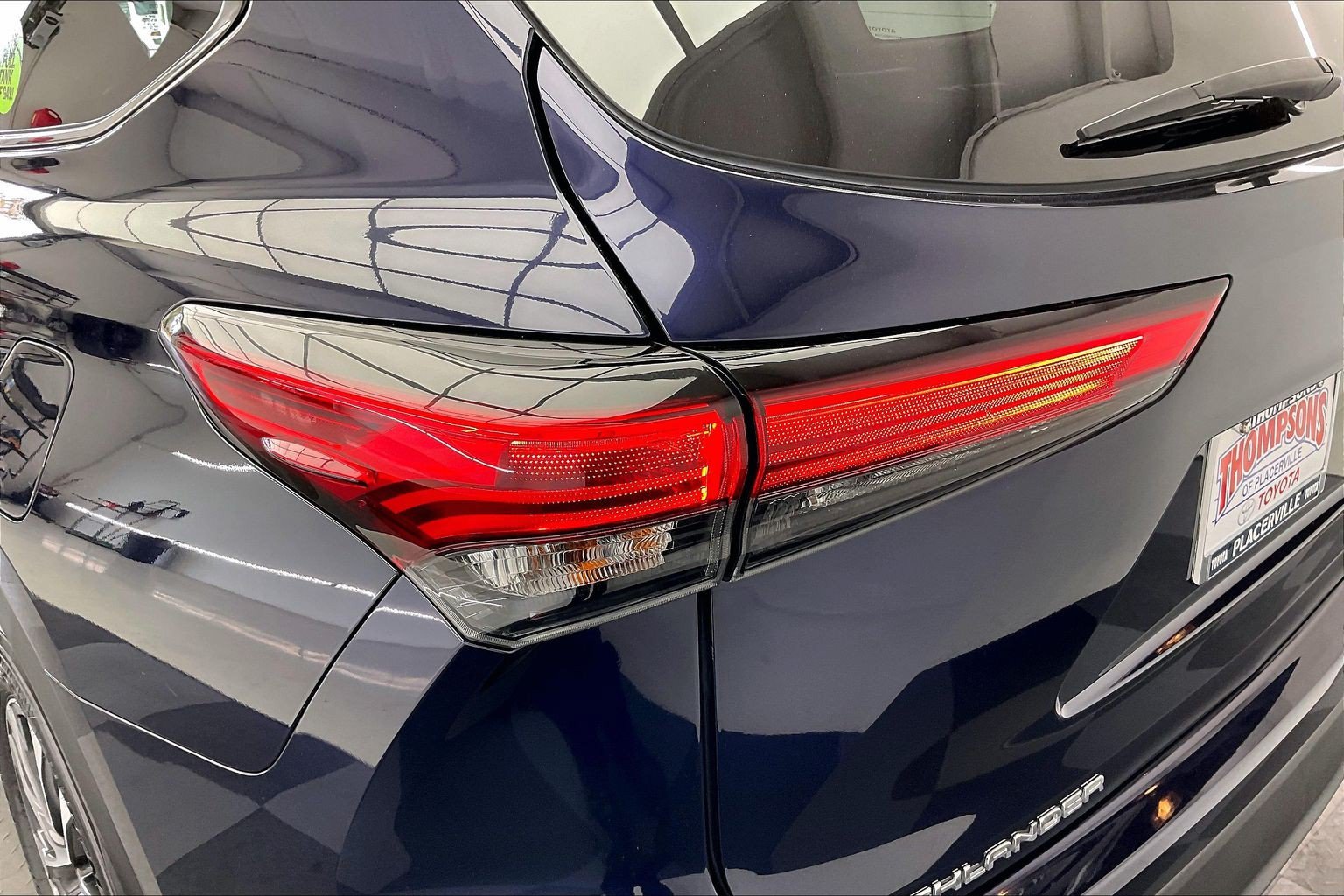 Used 2023 Toyota Highlander XLE AWD/4WD image 30