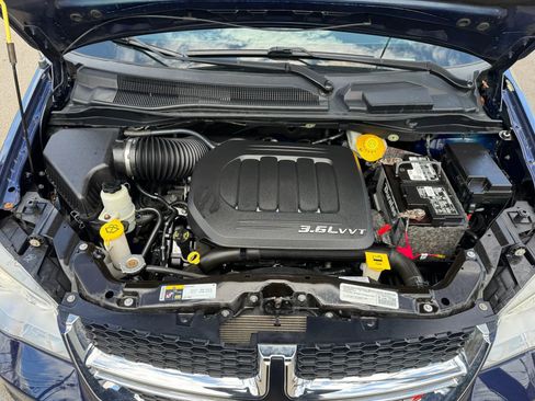 Used 2015 Dodge Grand Caravan SXT w/ UConnect Hands-Free Group image 27