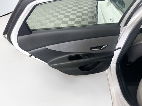 Used 2024 Hyundai Elantra Limited FWD image 27