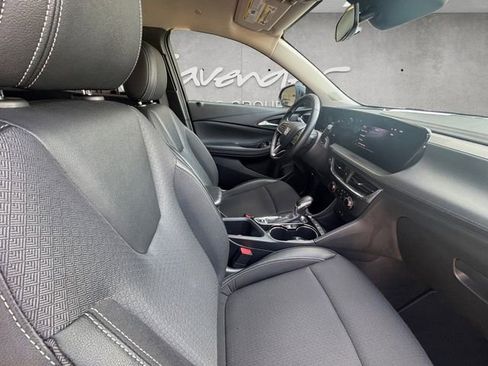 Used 2025 Buick Encore GX Preferred FWD image 30