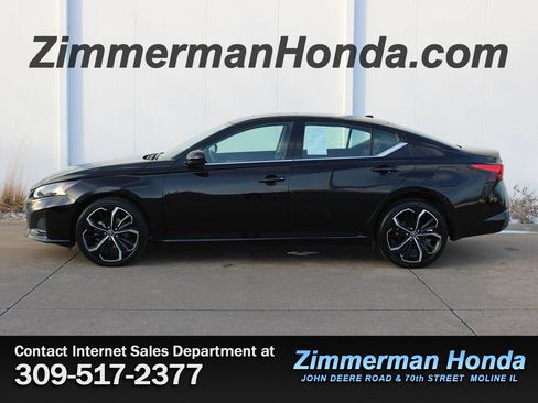 Used 2023 Nissan Altima 2.5 SR w/ SR Premium Package image 24