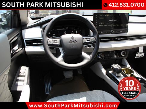 New 2025 Mitsubishi Outlander AWD image 11