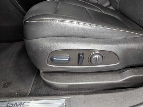Certified 2023 GMC Acadia SLT AWD/4WD image 37
