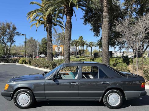Used 1987 Mercedes-Benz 300 D Turbo image 16