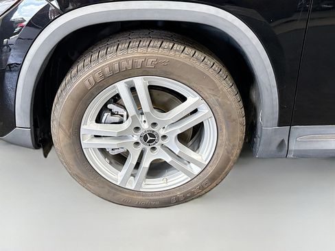 Used 2023 Mercedes-Benz GLA 250 4MATIC w/ Premium Package image 38