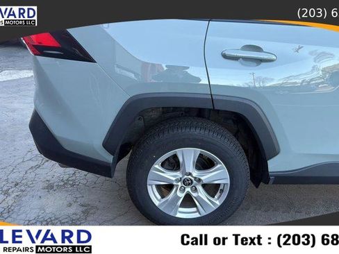 Used 2021 Toyota RAV4 XLE AWD/4WD image 11