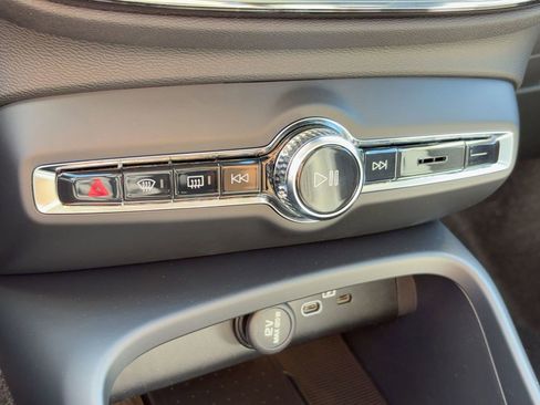 New 2026 Volvo XC40 B5 Plus w/ Climate Package image 17