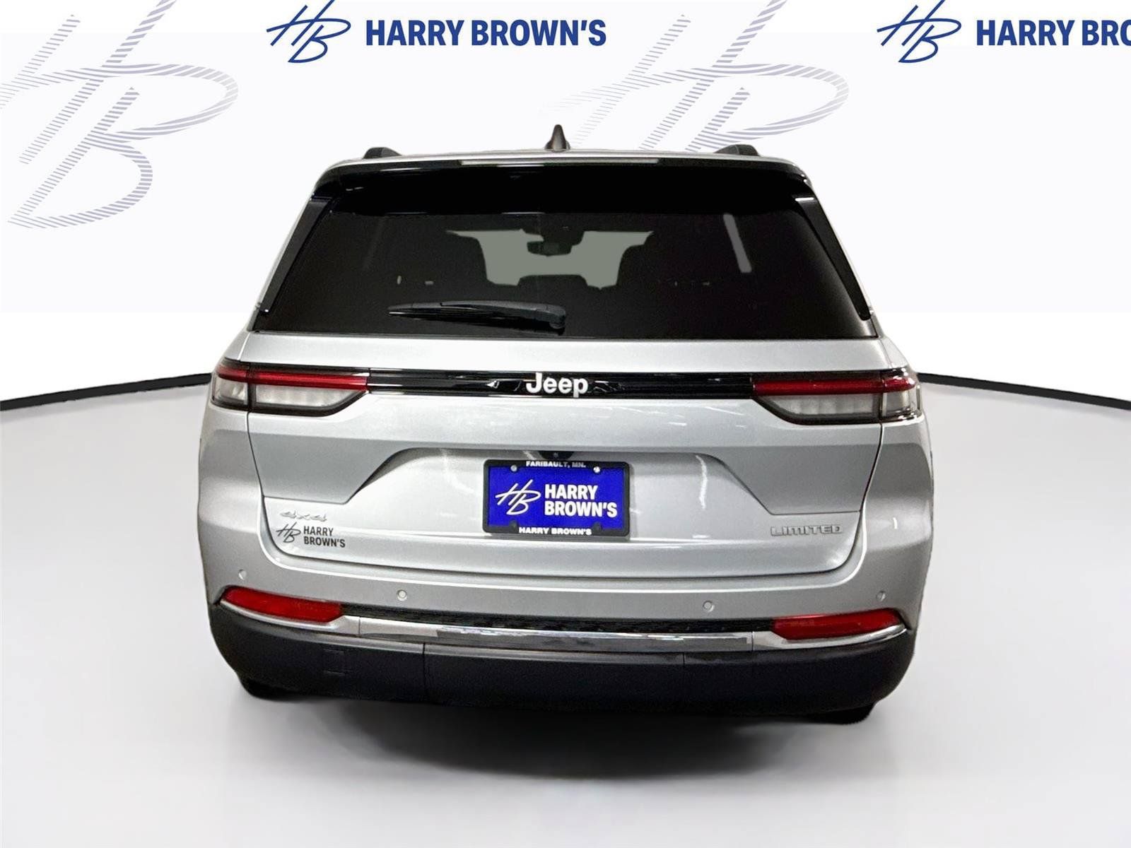 Used 2024 Jeep Grand Cherokee Limited w/ Trailer Tow Package AWD/4WD image 30