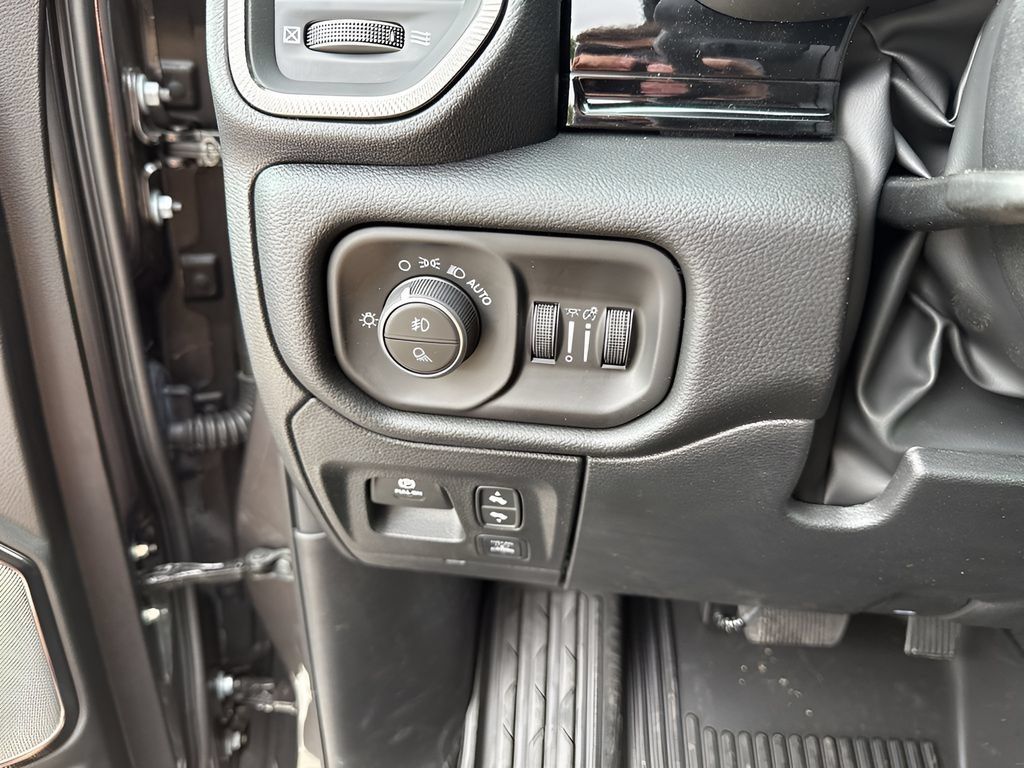 New 2026 RAM 1500 Rebel w/ Rebel Level 2 Equipment Group AWD/4WD image 32