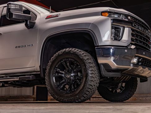 Used 2020 Chevrolet Silverado 2500 LTZ w/ LTZ Premium Package image 11