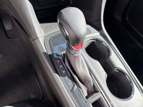 Certified 2023 Chevrolet Equinox RS FWD image 21