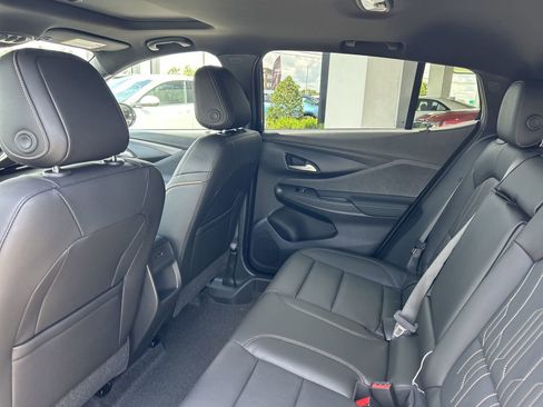 New 2025 Buick Envista Avenir image 18