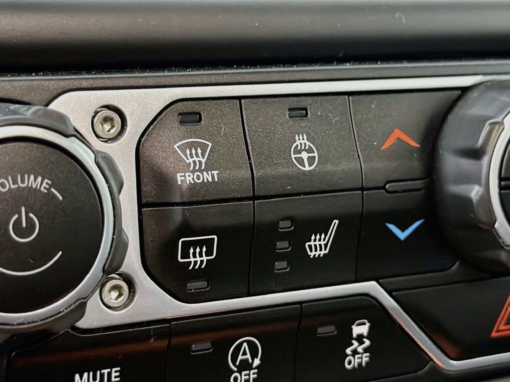 Used 2021 Jeep Wrangler Rubicon AWD/4WD image 25