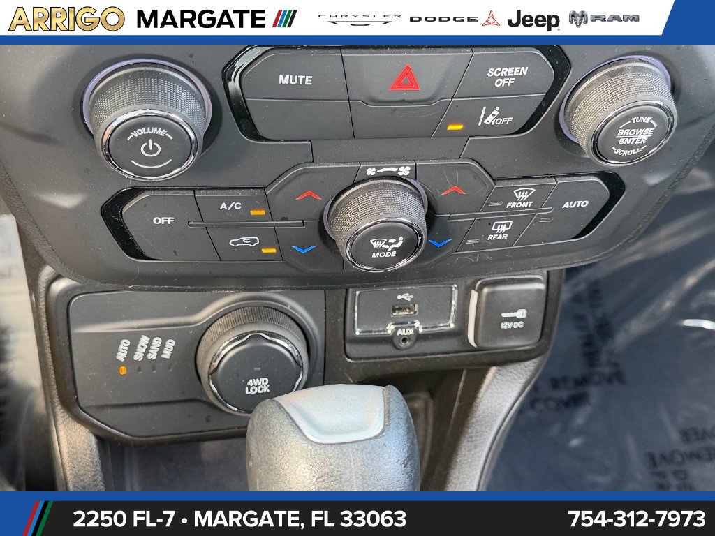 Certified 2023 Jeep Renegade Latitude AWD/4WD image 24