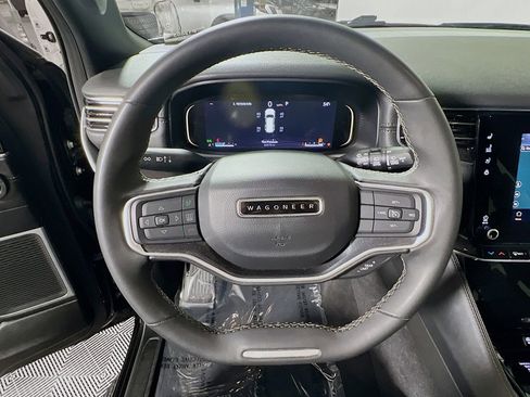 Used 2024 Jeep Wagoneer 4WD image 10