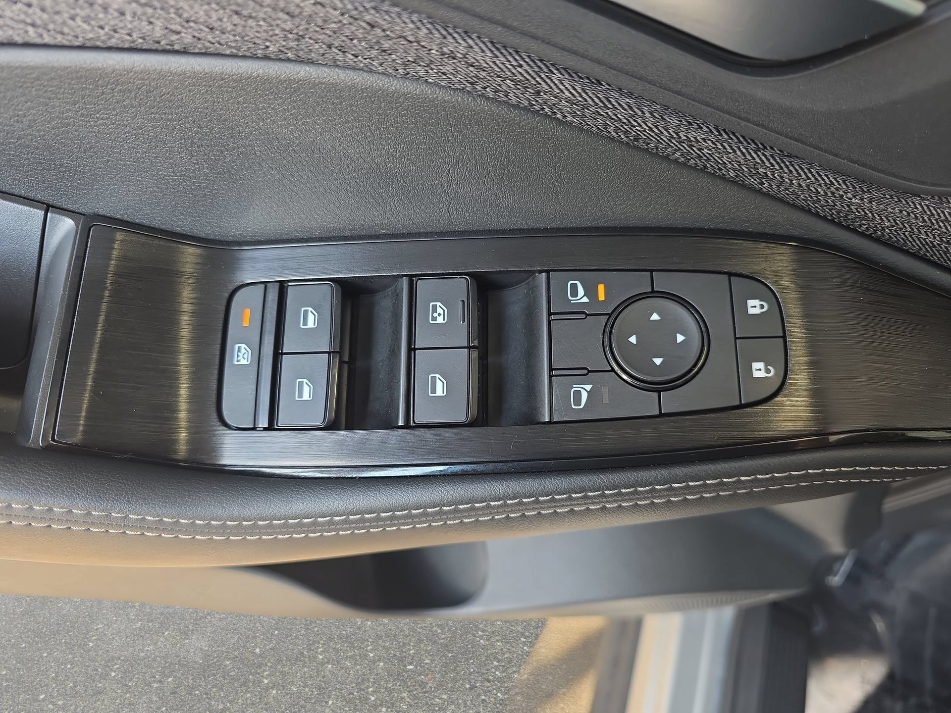 Used 2023 Nissan Rogue SV FWD image 26