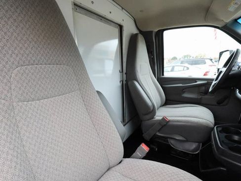 Used 2015 Chevrolet Express 3500 Extended image 15