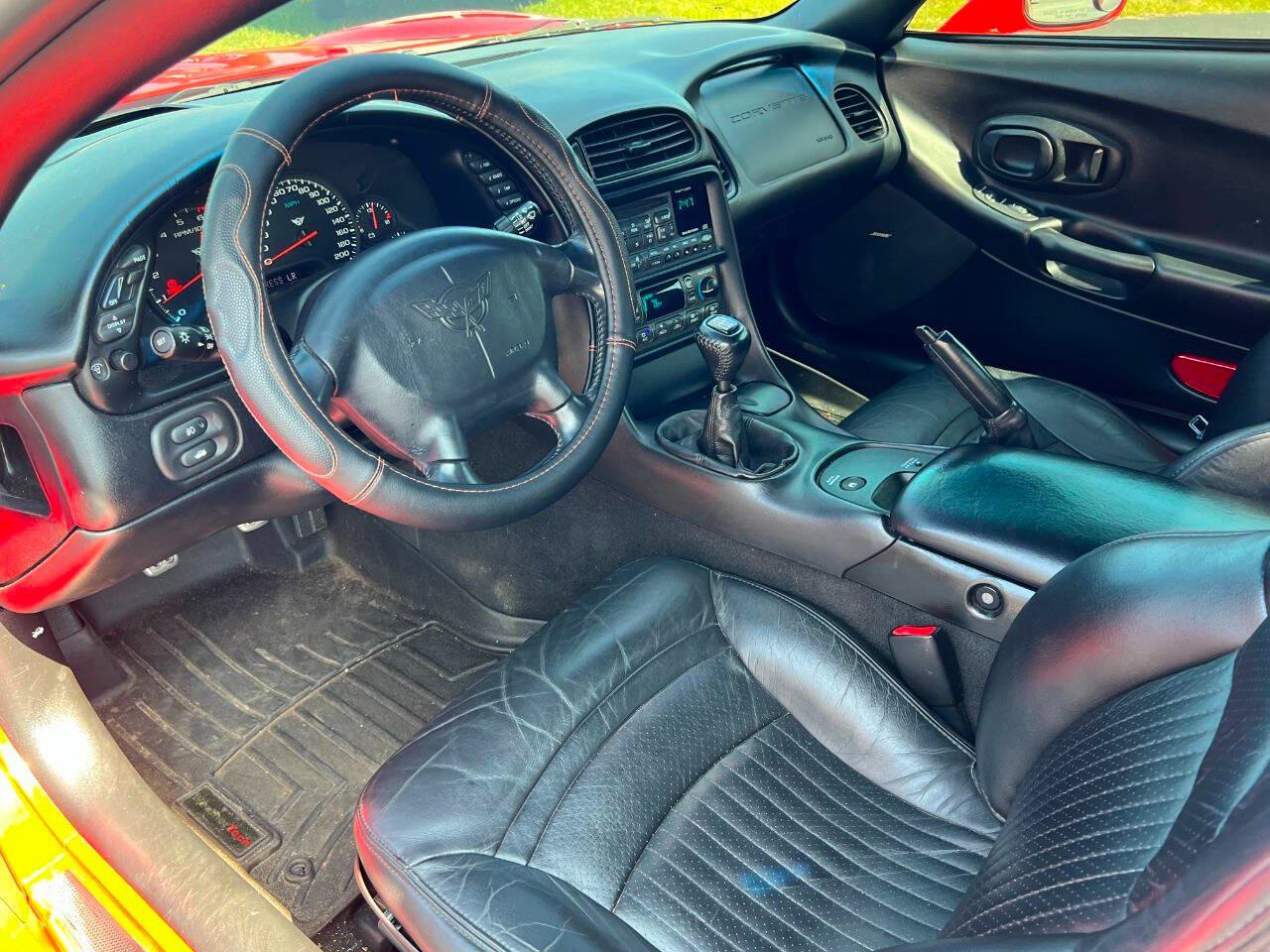 Used 2002 Chevrolet Corvette Coupe w/ Preferred Equipment Group2 RWD image 17