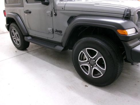 Used 2021 Jeep Wrangler Sport AWD/4WD image 10