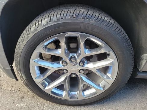 Used 2019 GMC Yukon XL Denali w/ Denali Ultimate Package AWD/4WD image 6