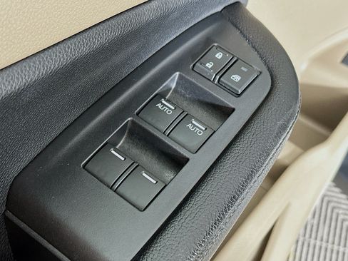 Used 2016 Honda Pilot Elite image 18
