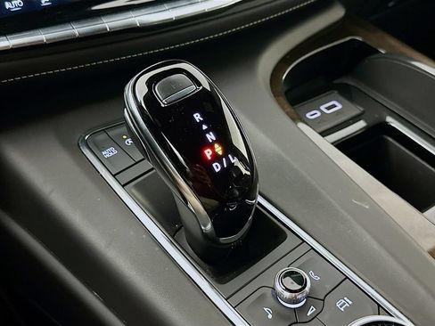 Used 2024 Cadillac Escalade ESV Sport Platinum w/ LPO, ONYX Package AWD/4WD image 22