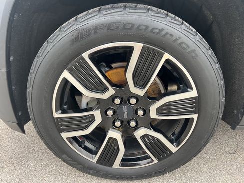 Used 2019 GMC Acadia SLT w/ Black Edition image 6