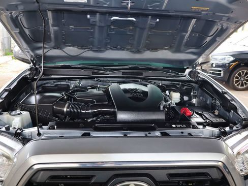 Used 2019 Toyota Tacoma SR5 AWD/4WD image 57