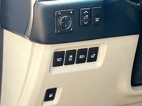 Used 2022 Lexus GX 460 Premium w/ Premium Package AWD/4WD image 10