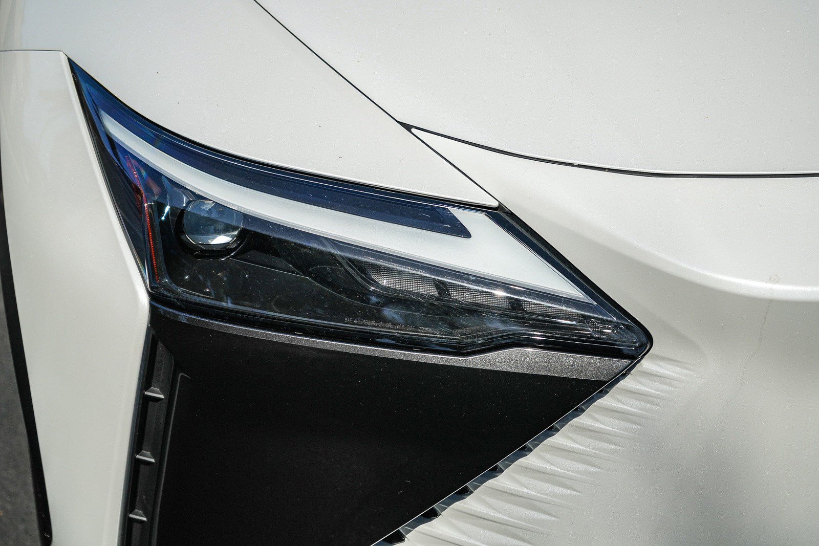 Certified 2025 Lexus RZ 450e AWD/4WD image 8