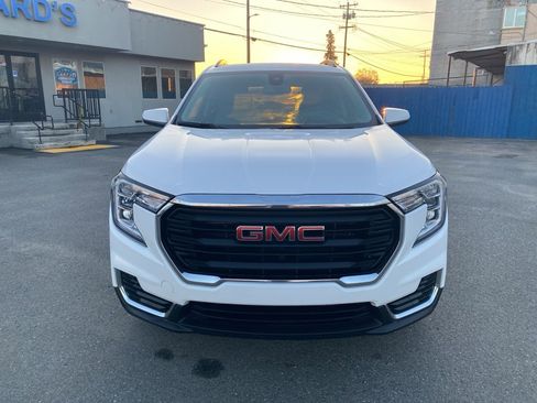 Used 2022 GMC Terrain SLE w/ Driver Convenience Package image 6