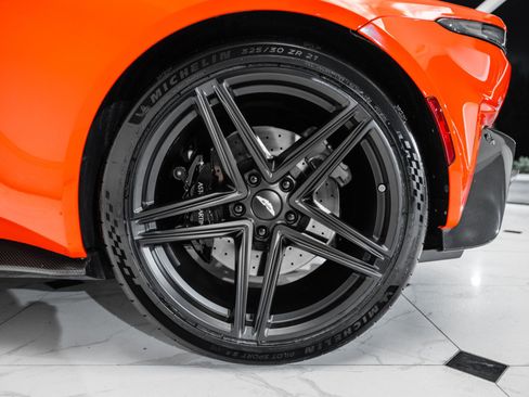 Used 2025 Aston Martin V8 Vantage Coupe image 48