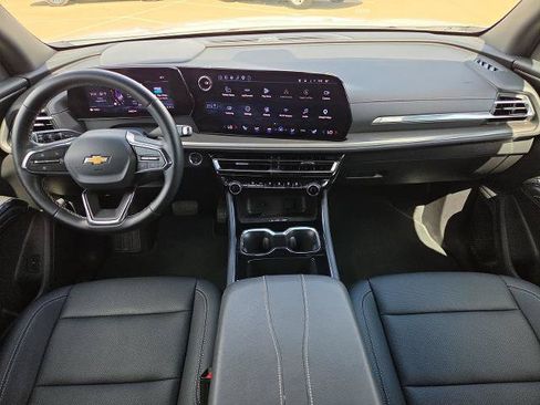 Certified 2026 Chevrolet Traverse LT FWD image 19