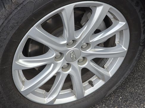 Used 2022 Cadillac XT4 Luxury w/ Cold Weather Package image 19