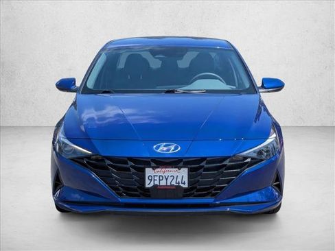 Used 2023 Hyundai Elantra SEL w/ Convenience Package FWD image 2
