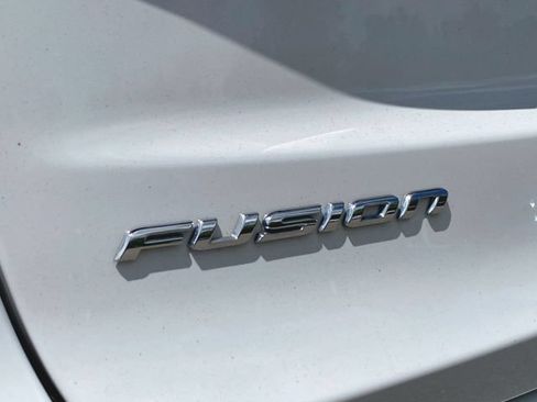Used 2020 Ford Fusion SE FWD image 29