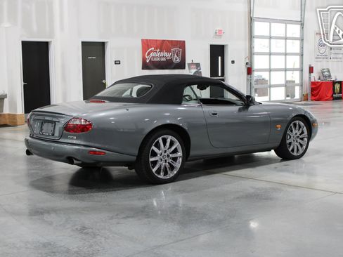 Used 2004 Jaguar XK8 Convertible image 16
