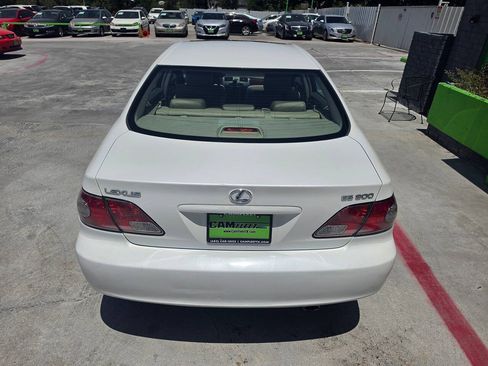 Used 2002 Lexus ES 330 w/ Premium Pkg FWD image 13