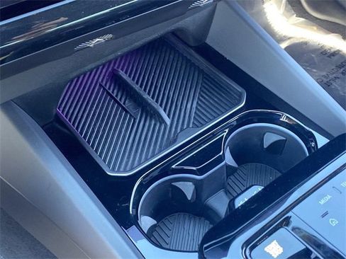 Certified 2025 BMW 530i image 33